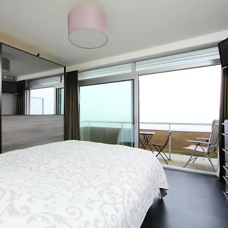 Residentie Astrid-7 Апартаменты Бреден